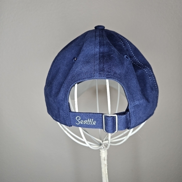 NWOT Seahawks women's hat. - Picture 3 of 4